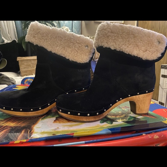 Woman’s UGG Australia Layna Heel Boots - Picture 1 of 8